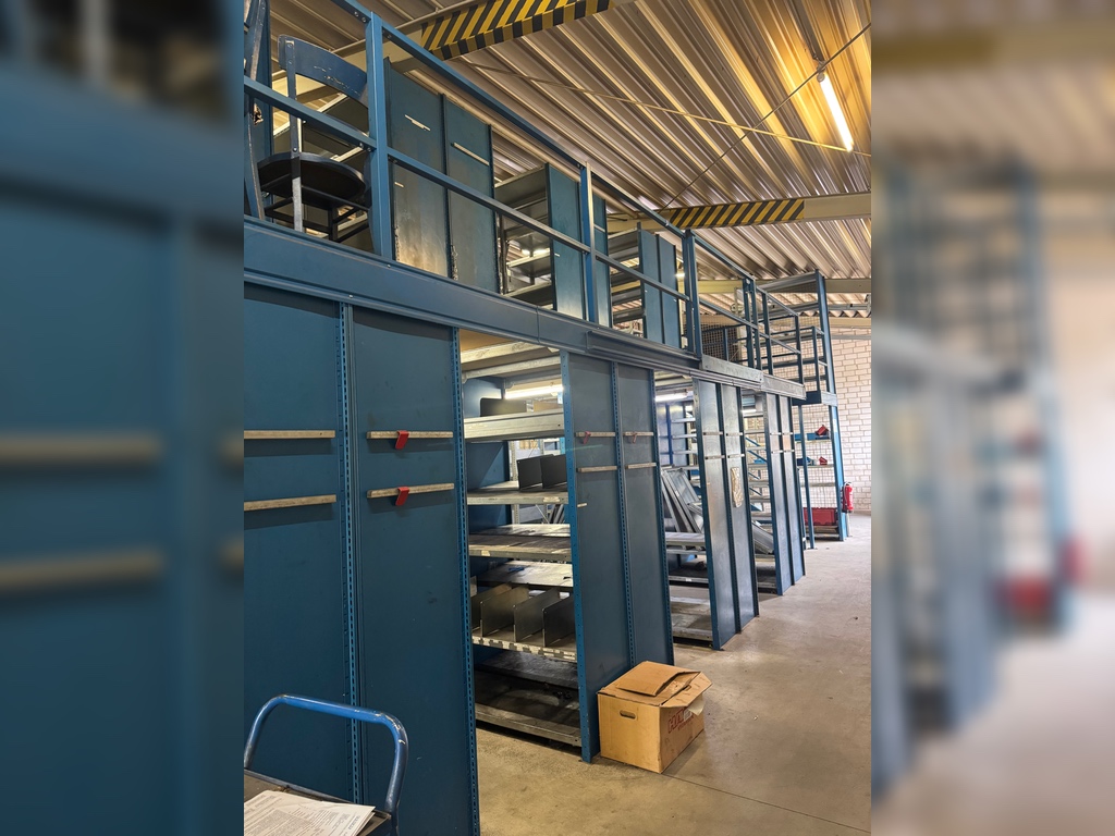 META Fachboden-Geschossanlage / Lagerbühne – ca. 11,30 x 5,40 m | 2-geschossig | ca. 450 Fachböden | gebraucht